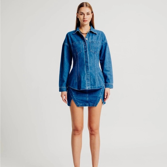 Torn by Ronny Kobo Stylish Denim button up blouse NEW - Picture 2 of 7